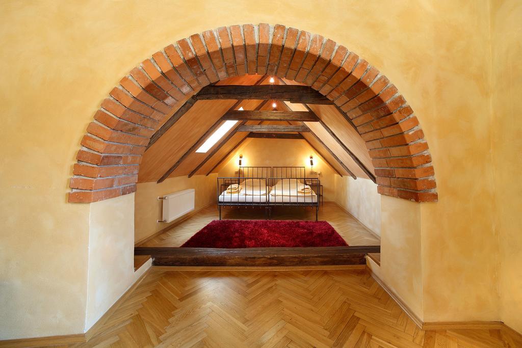 Arcadie Hotel & Apartments Чеський Крумлов Екстер'єр фото