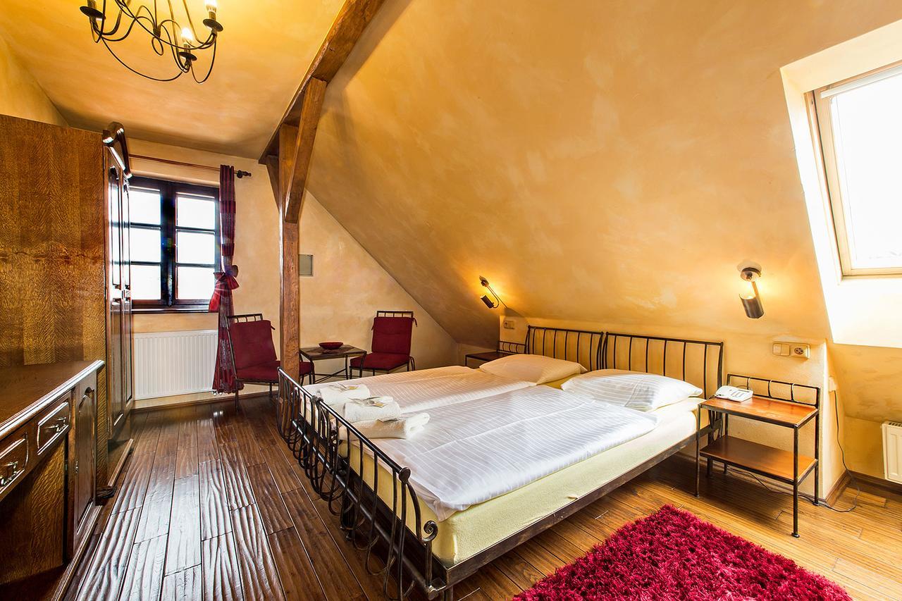 Arcadie Hotel & Apartments Чеський Крумлов Екстер'єр фото